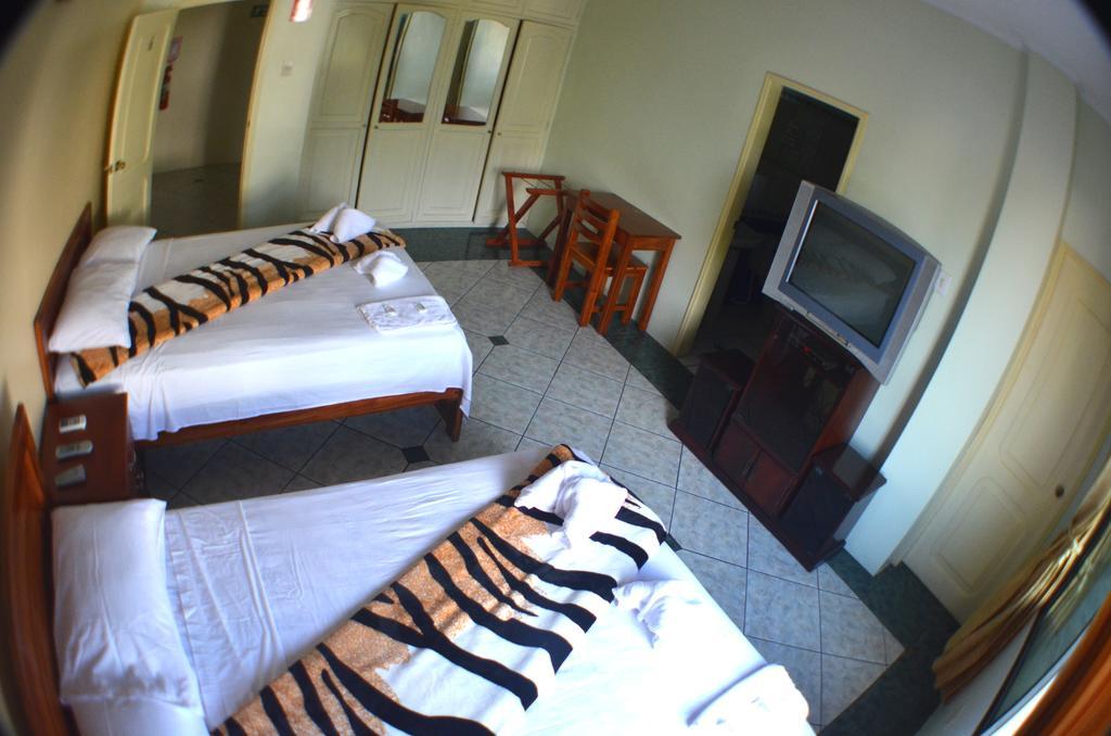 Hostal Andry Puerto Baquerizo Moreno Room photo
