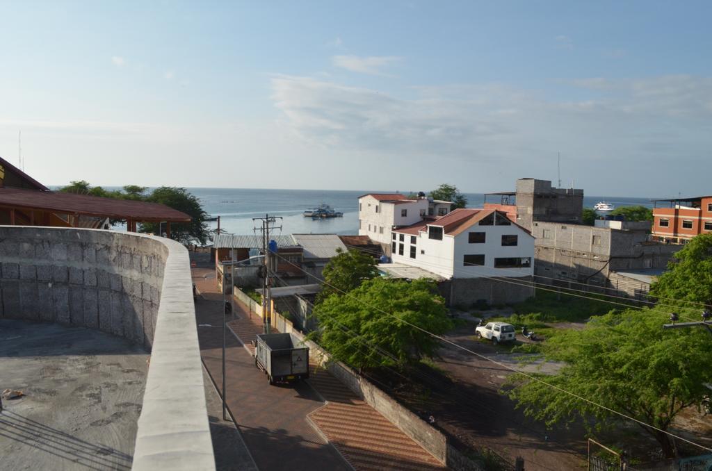 Hostal Andry Puerto Baquerizo Moreno Exterior photo