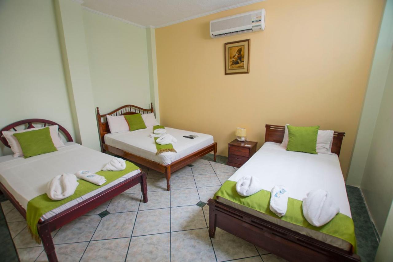 Hostal Andry Puerto Baquerizo Moreno Exterior photo