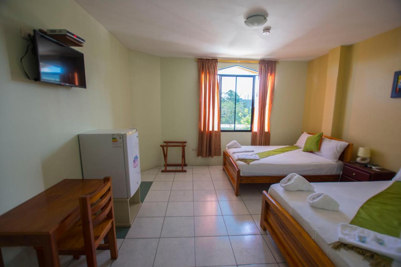 Hostal Andry Puerto Baquerizo Moreno Exterior photo