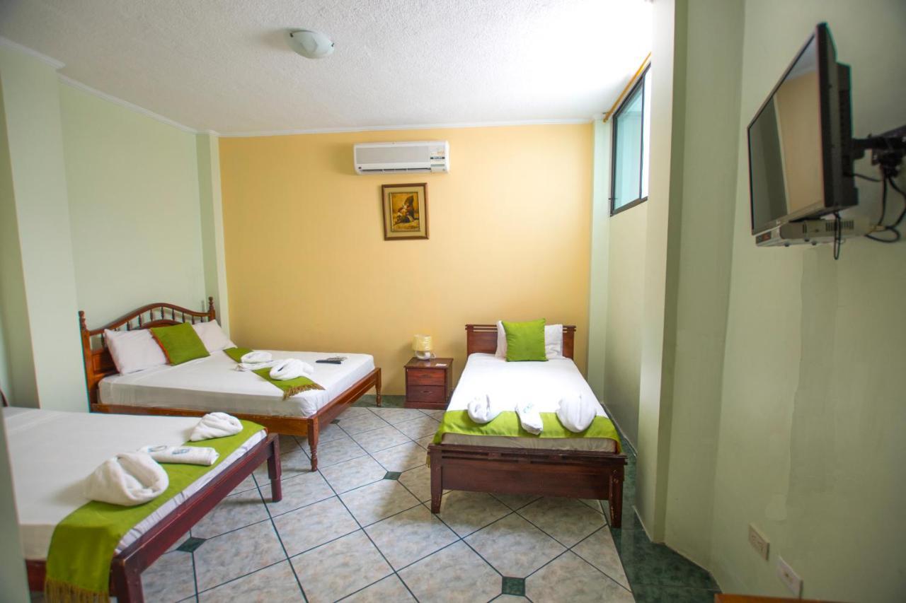 Hostal Andry Puerto Baquerizo Moreno Exterior photo