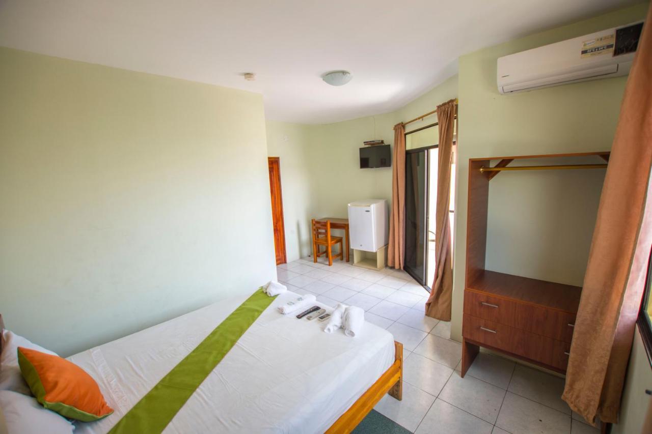 Hostal Andry Puerto Baquerizo Moreno Exterior photo