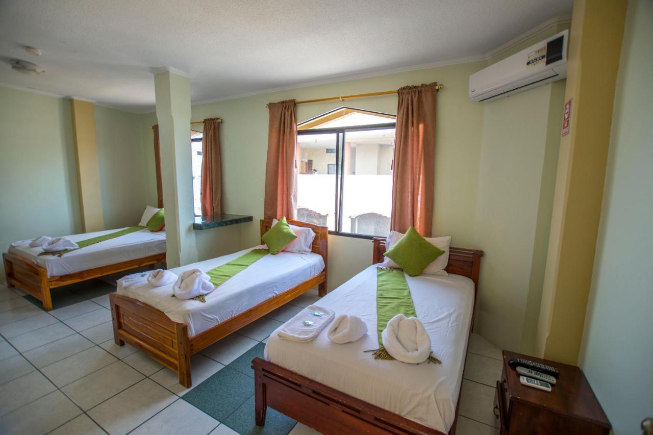 Hostal Andry Puerto Baquerizo Moreno Exterior photo