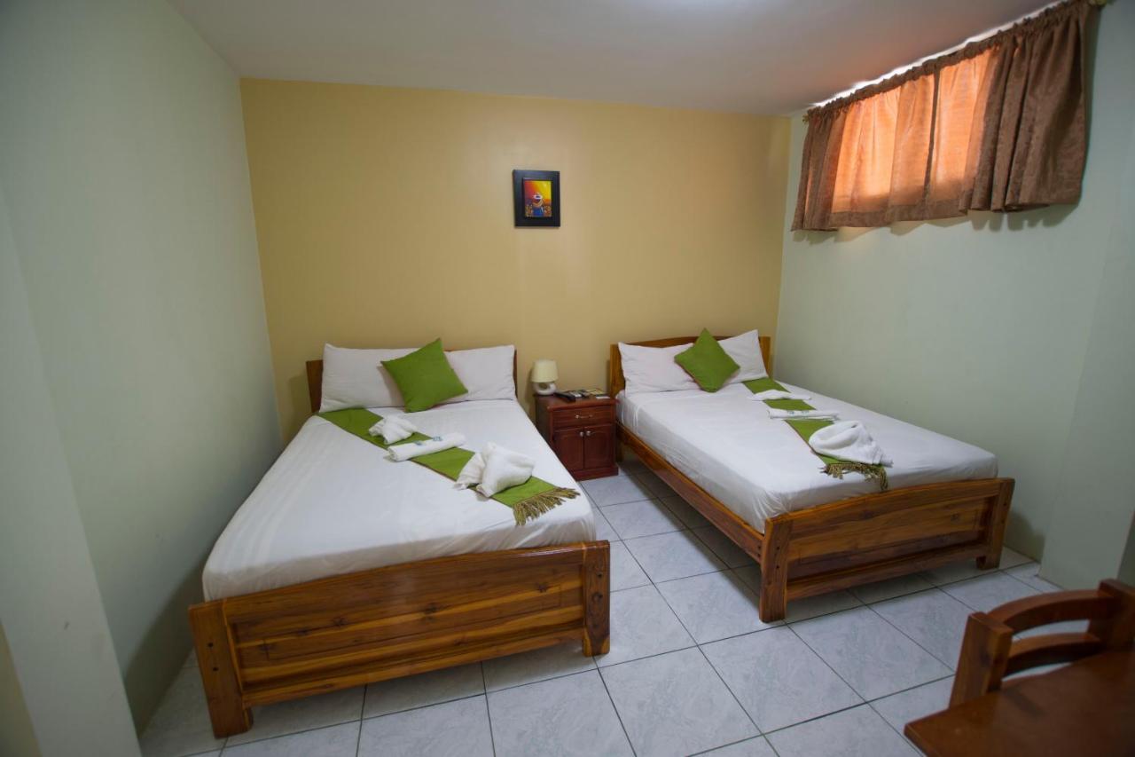 Hostal Andry Puerto Baquerizo Moreno Exterior photo