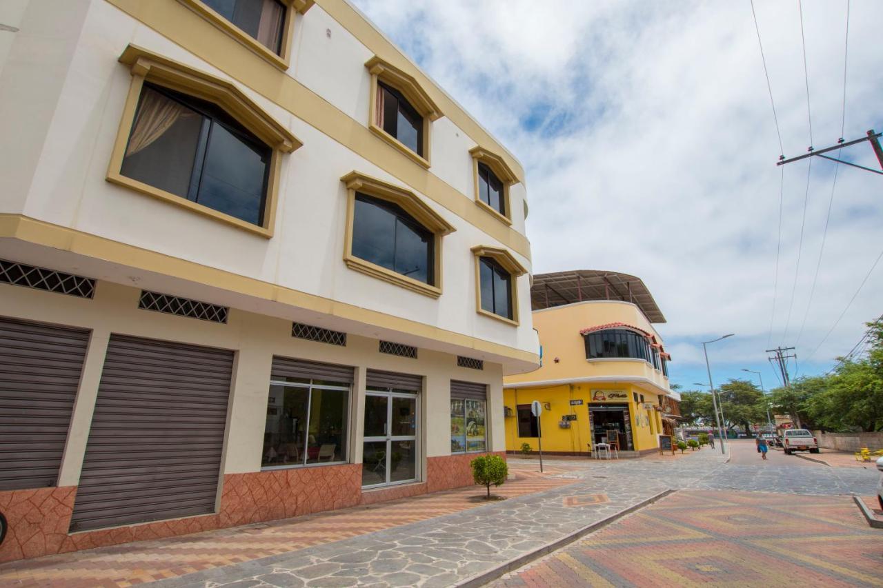 Hostal Andry Puerto Baquerizo Moreno Exterior photo