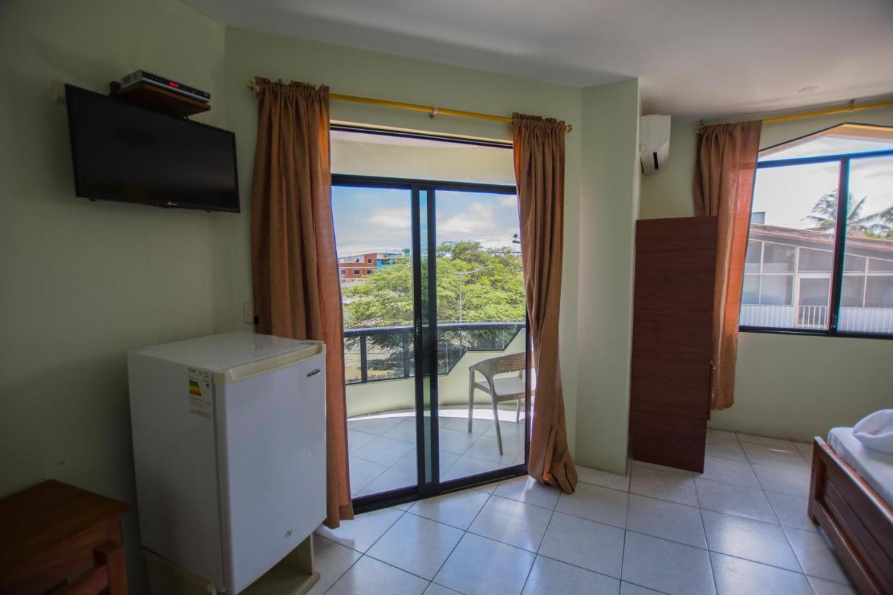 Hostal Andry Puerto Baquerizo Moreno Exterior photo